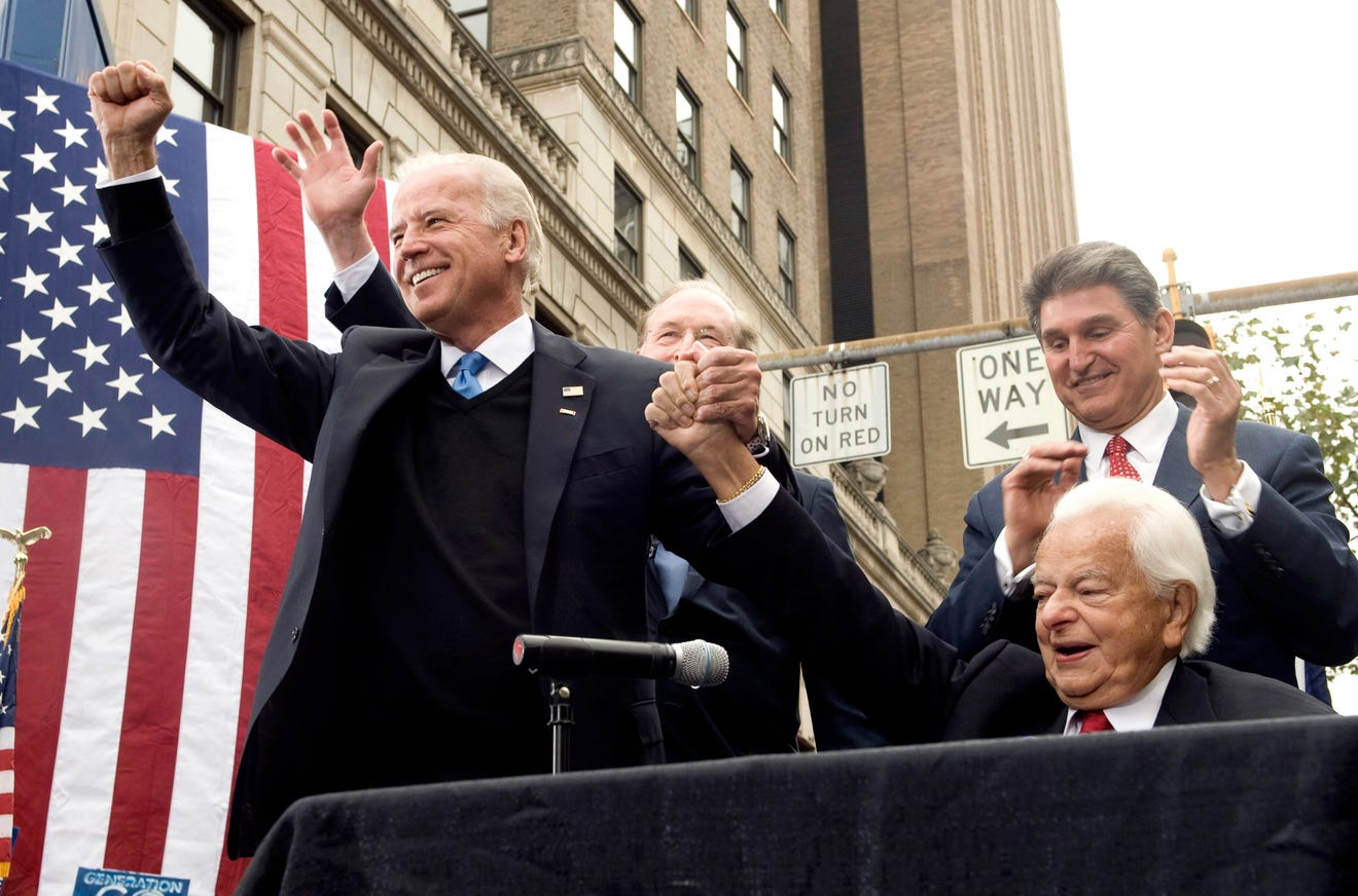Photo of Joe Biden with Senator Robert Byrd in 2008