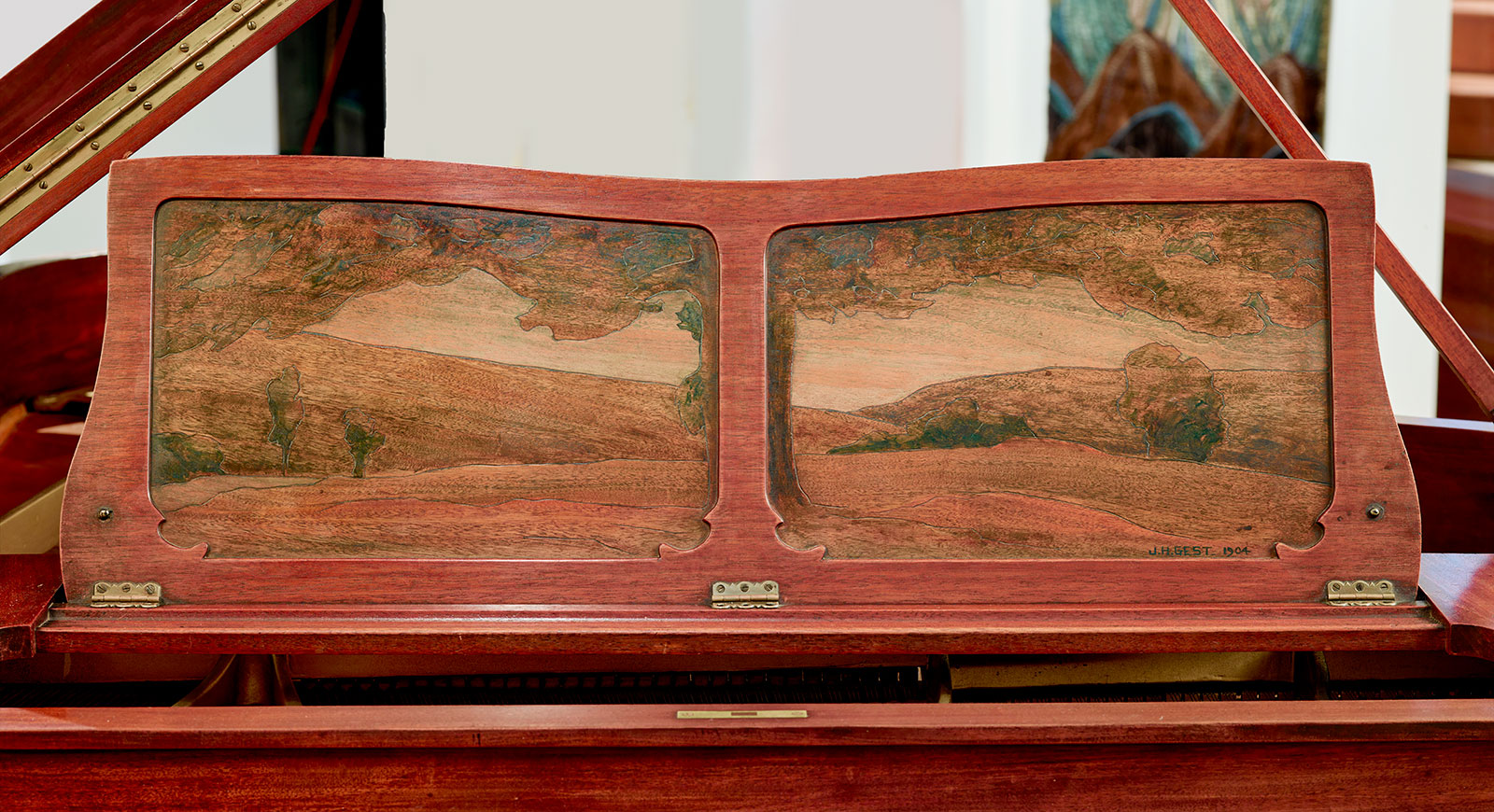 Music desk detail